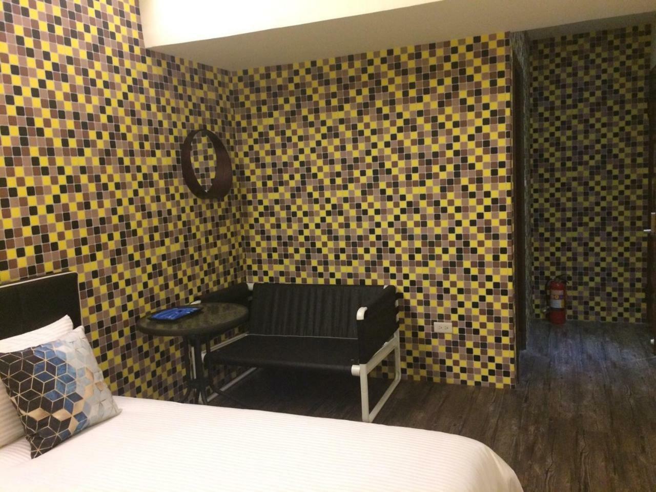 Traveler Station R15 Appartement Kaohsiung Buitenkant foto