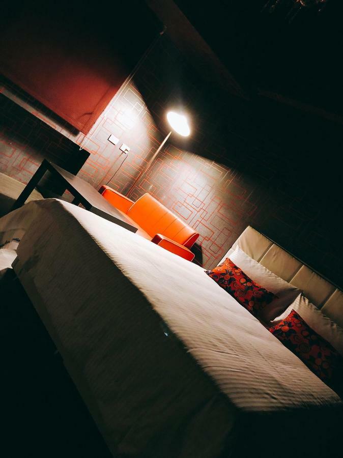 Traveler Station R15 Appartement Kaohsiung Buitenkant foto